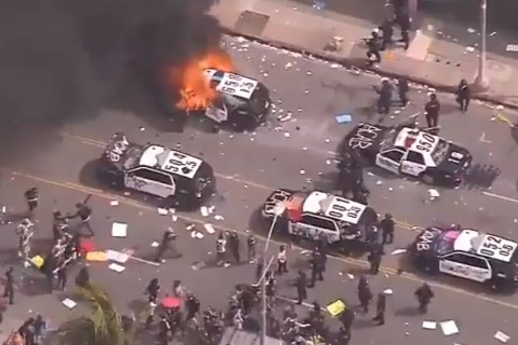 Imagen Anuncian toque de queda en Los Ángeles, Filadelfia y Atlanta ante disturbios por muerte de George Floyd