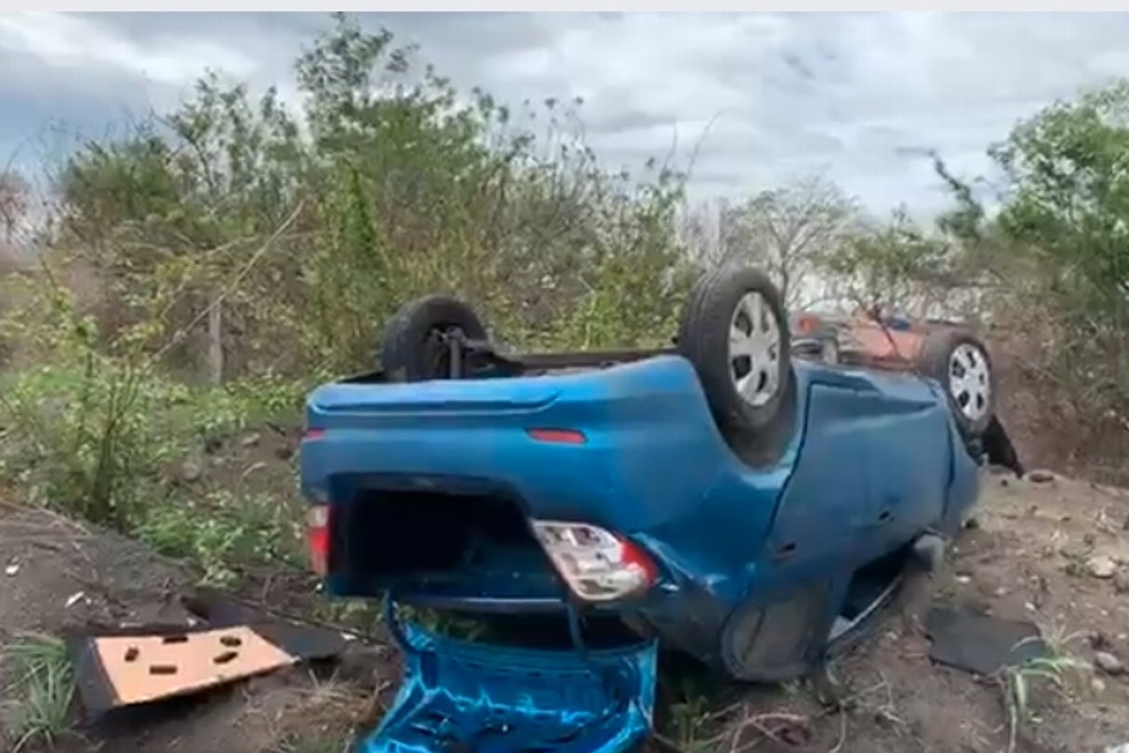 Imagen Vuelca automóvil en Puente Nacional, Veracruz; hay un lesionado