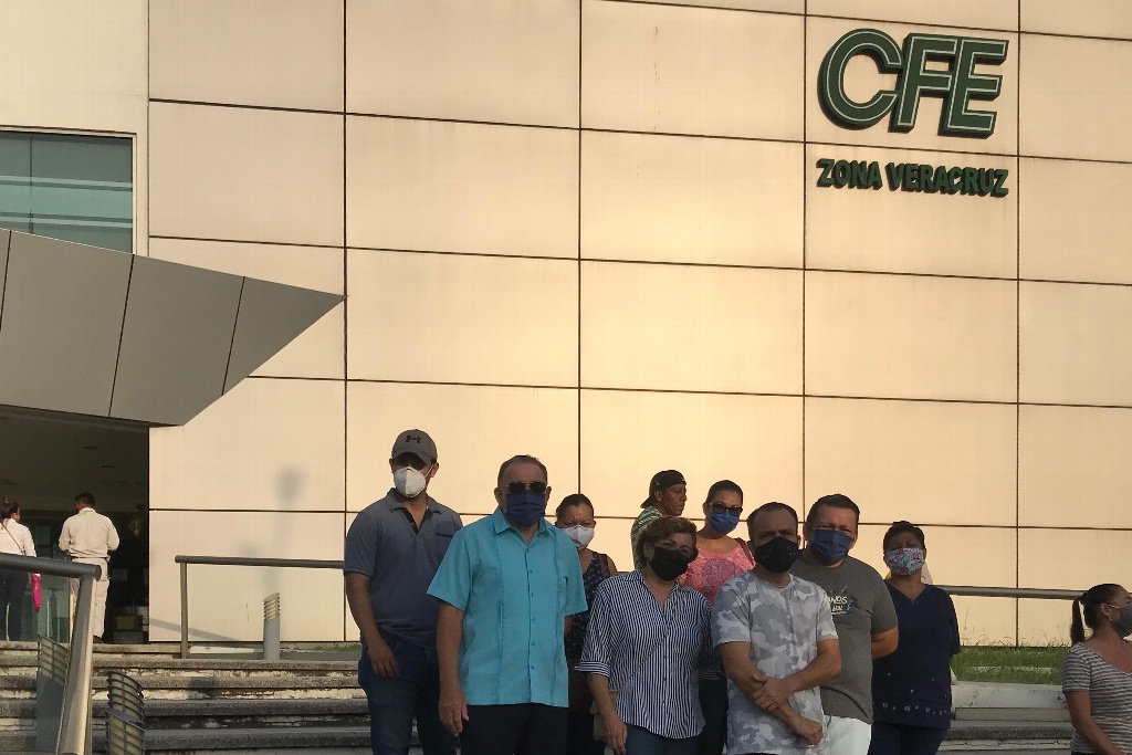 Imagen Llevan cinco días quedándose sin luz en colonia de Boca del Río