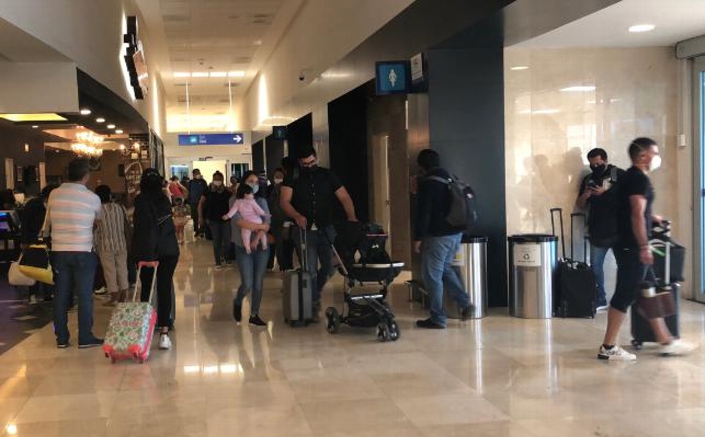 Imagen Pasajeros consideran positivo que poco a poco se reactive movimiento en aeropuerto de Veracruz