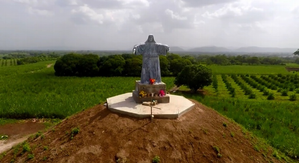 Imagen Colocan imagen de Cristo Redentor en Tierra Blanca sobre posibles vestigios arqueológicos