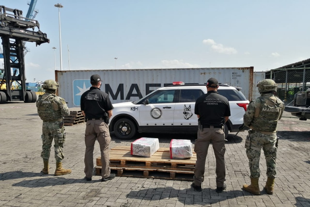 Imagen Decomisan más de 100 kilogramos de presunta cocaína en puerto de Manzanillo