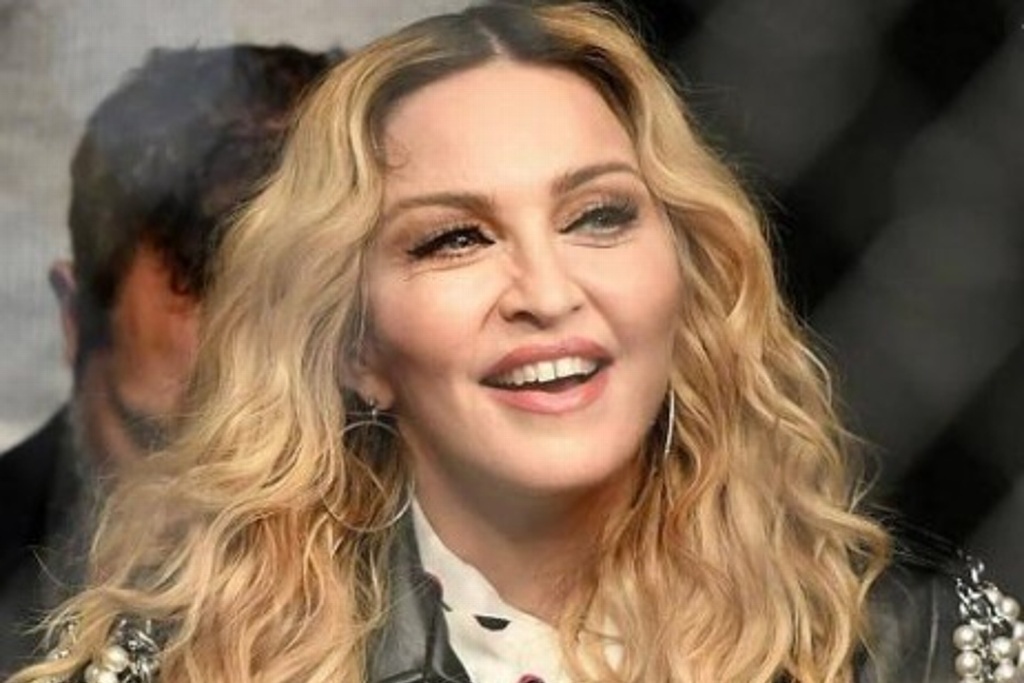 Imagen Madonna desafía Instagram y posa en topless a sus 61 años de edad