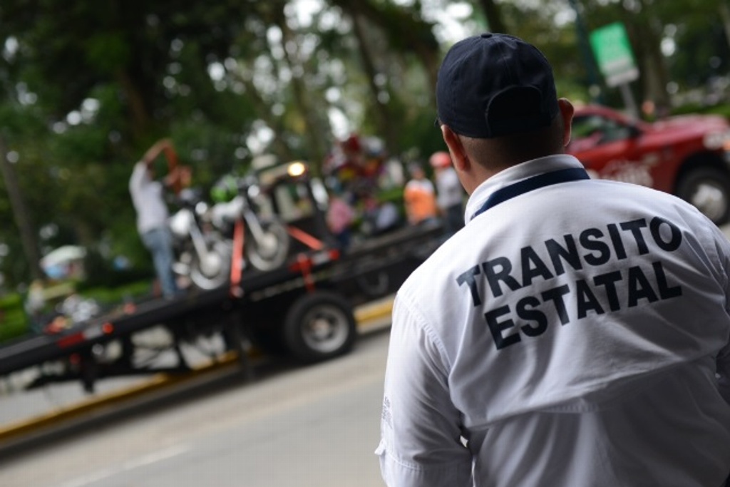 Imagen Proponen iniciativa para prohibir que transporten en motocicletas a menores de 8 años, en Veracruz