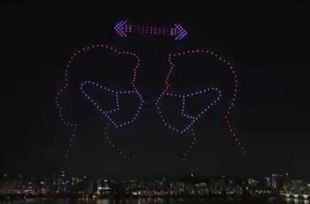 Imagen Drones iluminan la noche de Seúl para concientizar sobre el COVID-19 (+Video)