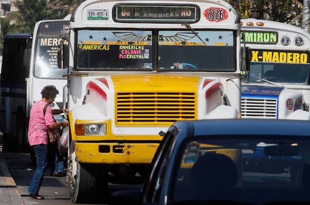 Imagen Continuarán operativos en transporte público en Veracruz; no se permitirá ascenso a personas sin cubrebocas