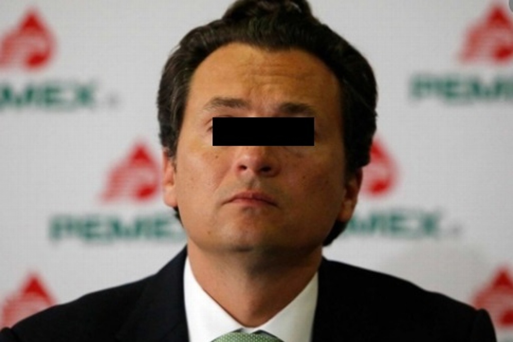 Imagen Entrega defensa de ex director de Pemex a FGR grabaciones de presuntos sobornos  