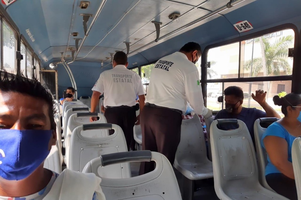 Imagen Positivo que sea obligatorio el uso de cubrebocas en el transporte público, opinan veracruzanos