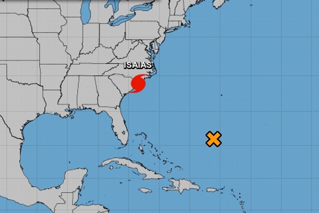 Imagen Como huracán categoría uno, 'Isaías' toca tierra en Carolina del Norte, EU