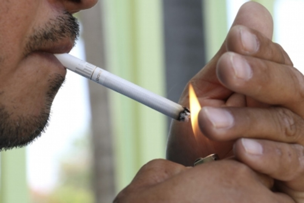 Imagen Exhalar humo de cigarro puede ser fuente de contagio de coronavirus