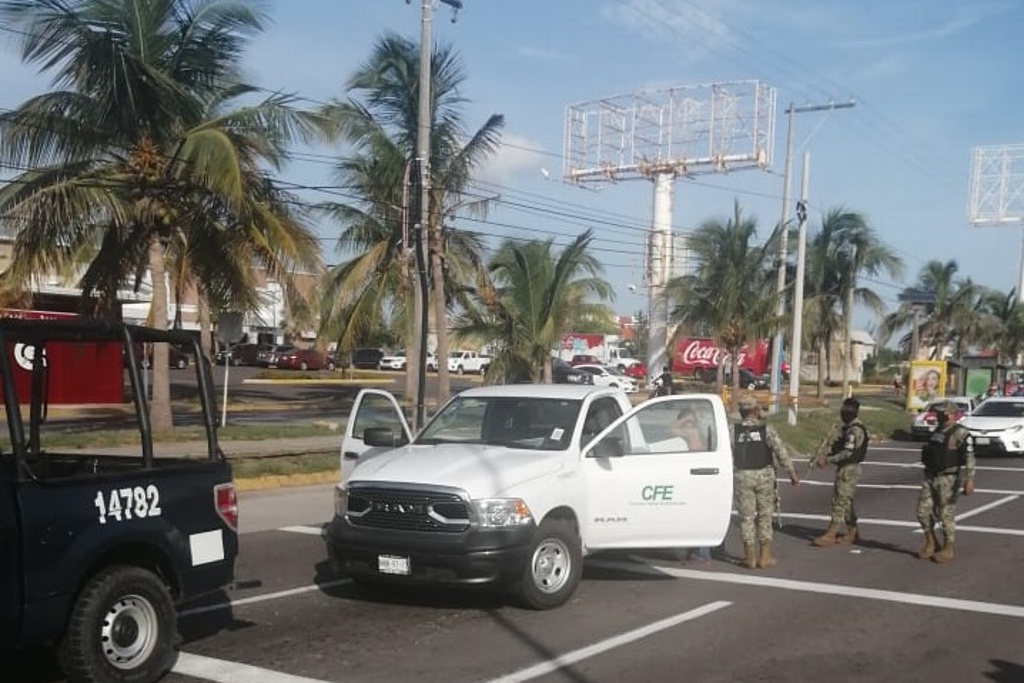 Imagen Persecución en carretera Boca del Rio-Antón Lizardo; hay un detenido por robar camioneta de CFE