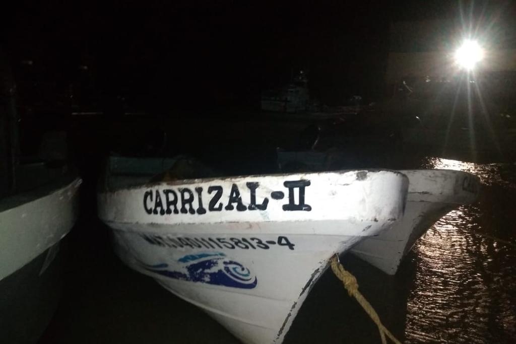Imagen Aseguran 2 embarcaciones con 2,500 litros de combustible en Campeche
