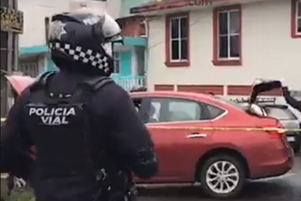 Imagen Presuntos ladrones chocan al ser perseguidos por la policía, en Xalapa