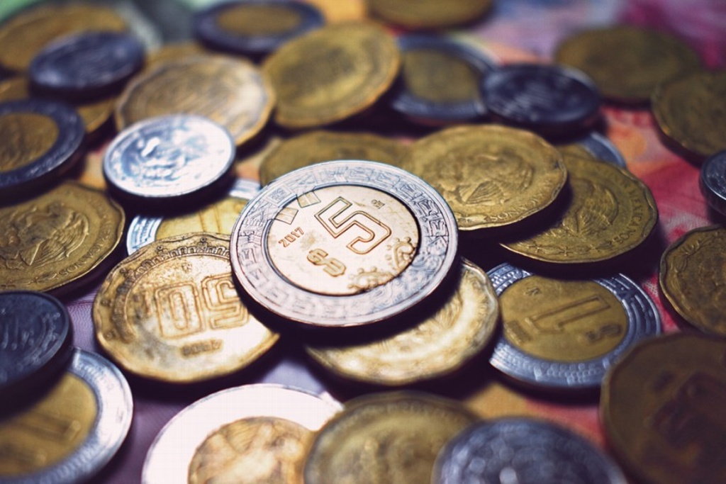 Imagen Peso mexicano inicia la semana con ligera caída frente al dólar 