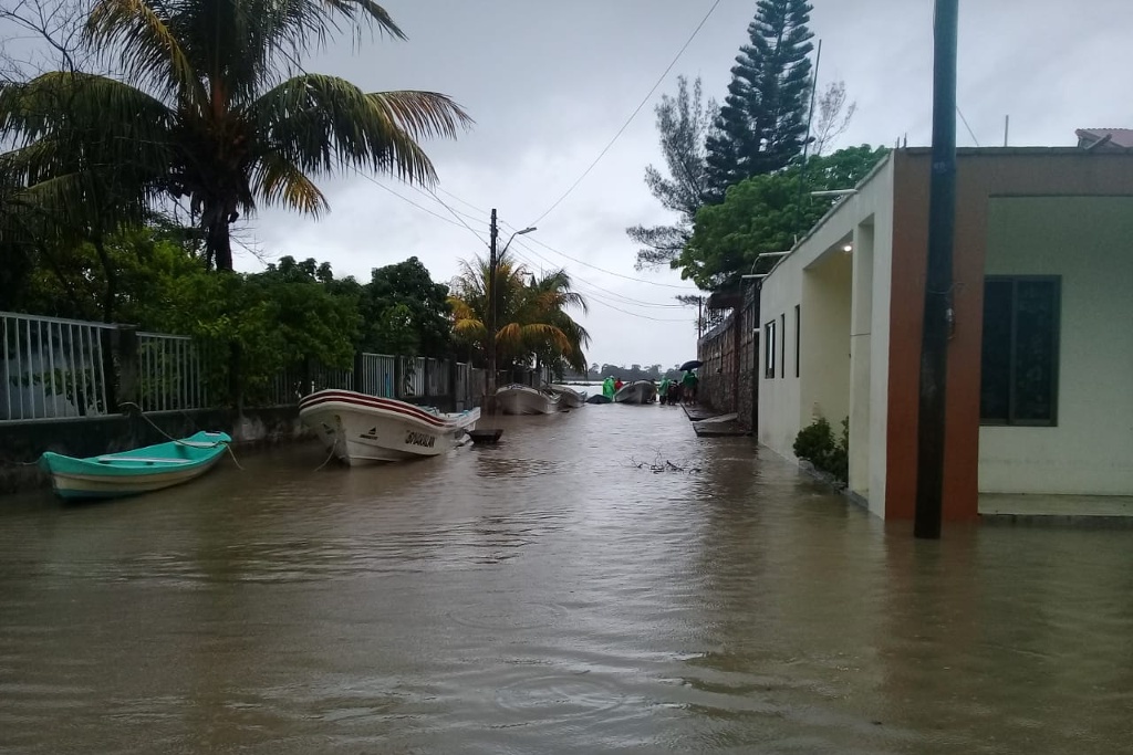 Imagen Van 24 municipios de Veracruz afectados por fuertes lluvias: PC