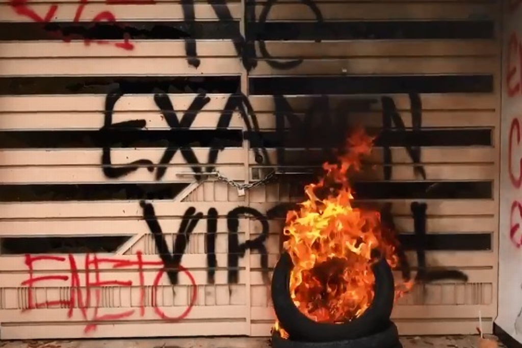 Imagen Normalistas vandalizan oficinas en Oaxaca