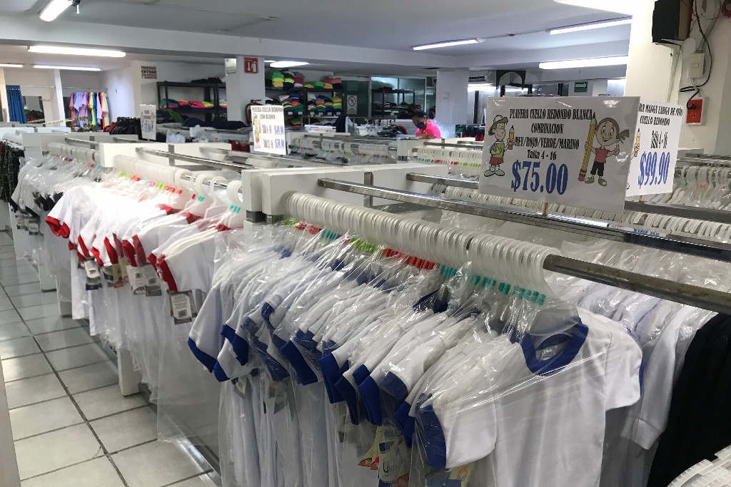 Imagen La venta de uniformes escolares se fue al suelo: Fabricantes