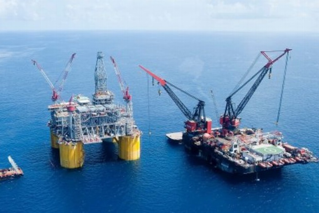 Imagen Evacúan a trabajadores de plataforma en el Golfo de México por tormenta