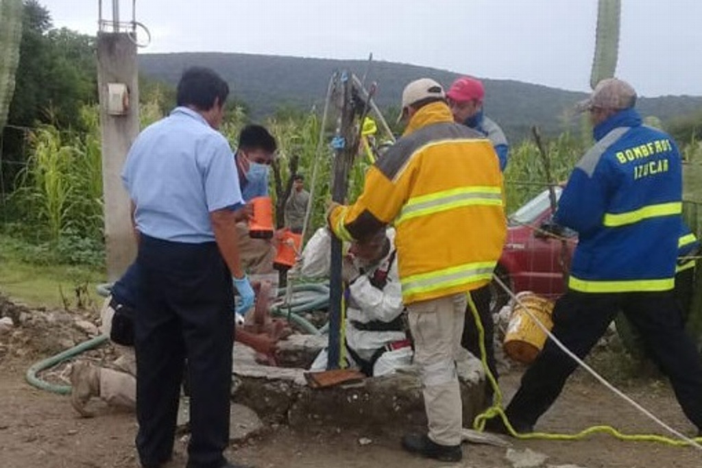 Imagen Mueren 2 trabajadores tras caer a pozo en Izúcar de matamoros