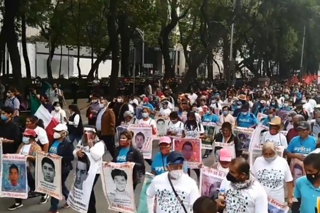 Imagen A seis años de su desaparición, marchan en CDMX por los 43 normalistas de Ayotzinapa 