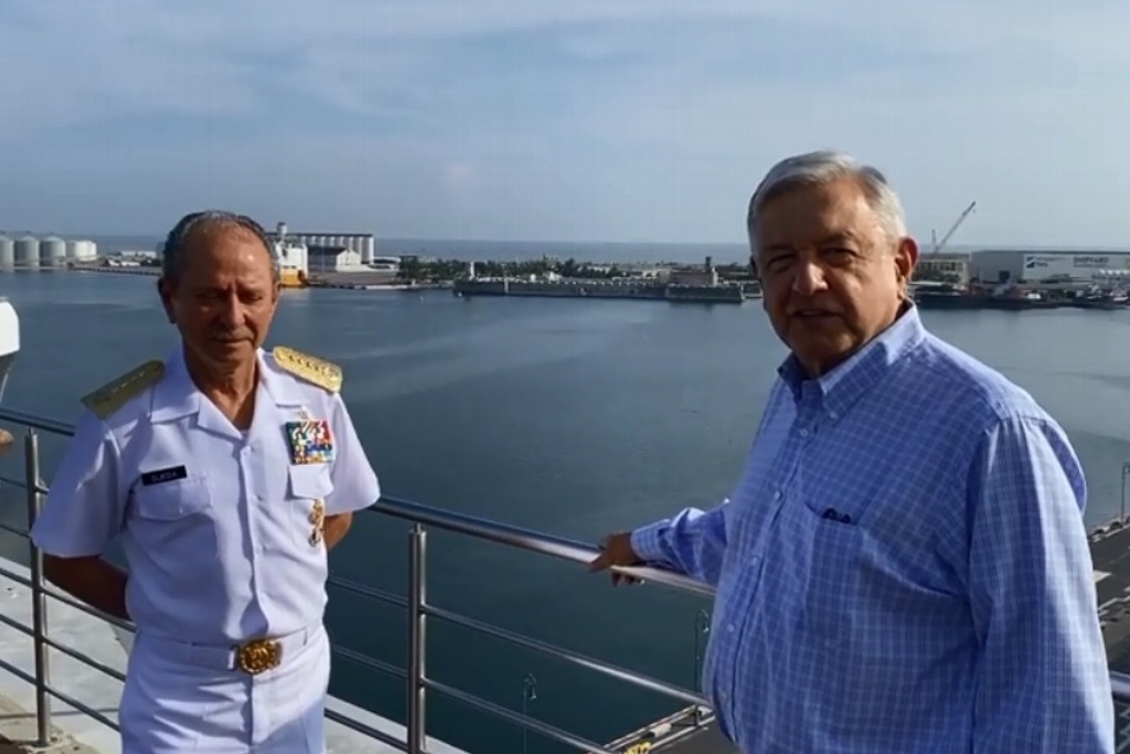 Imagen Vamos a recuperar Puerto de Veracruz de empresas particulares: AMLO