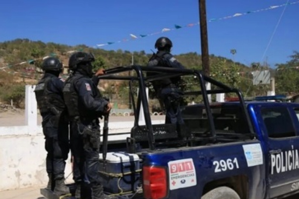 Imagen Queman patrulla en La Perla, Veracruz; acusan que policías atropellaron a dos jóvenes