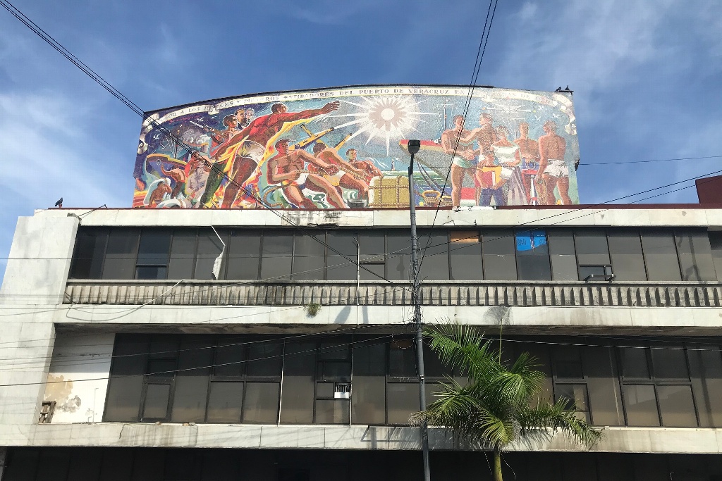 Imagen Unión de Estibadores en Veracruz toman edificio que gobierno federal les quitó 
