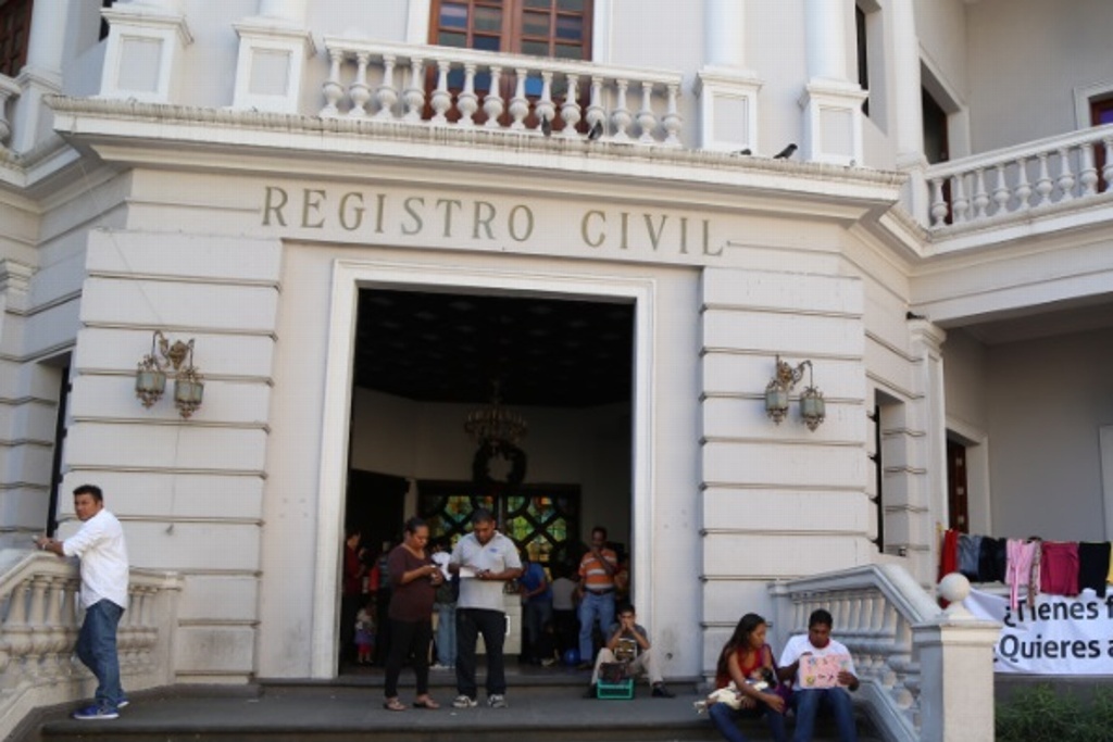 Imagen Se quejan de que no dan recibo al pagar copia de acta de nacimiento en Registro Civil de Veracruz