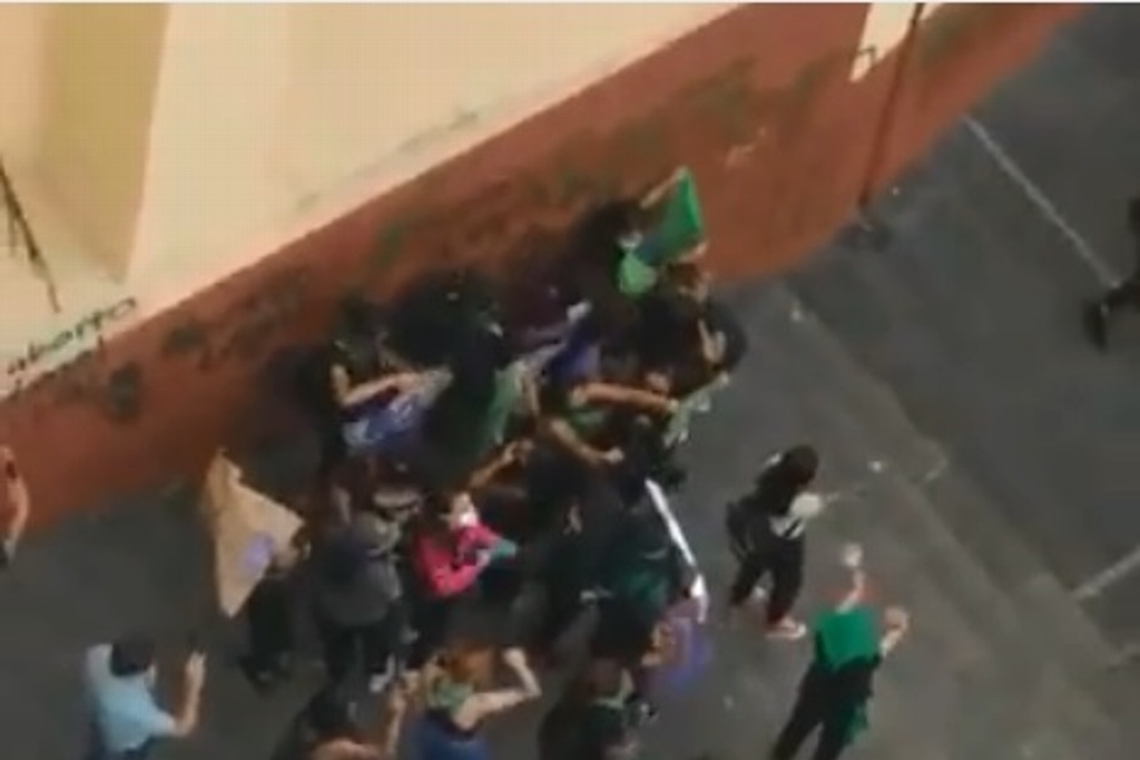 Imagen Arquidiócesis condena actos vandálicos de feministas contra Catedral de Xalapa