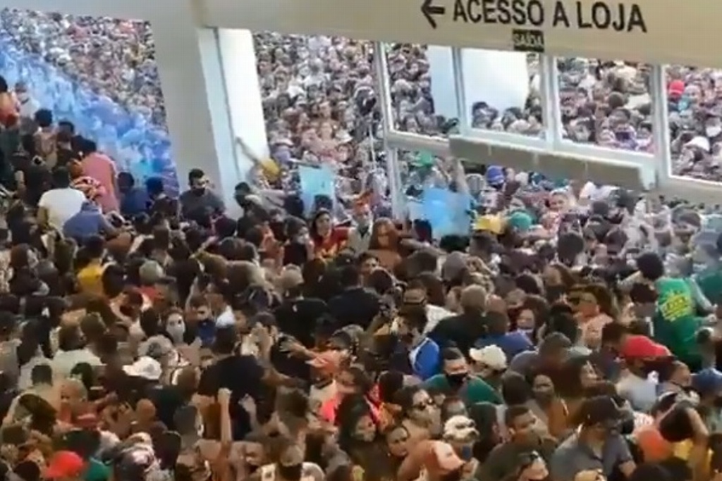 Imagen Descontrolada inauguración de centro comercial en Brasil (+Video)