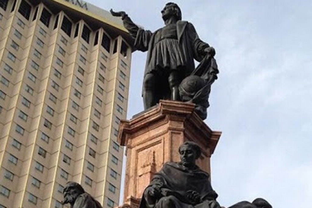 Imagen Llegó por Veracruz monumento a Colón que retiraron en CdMx 