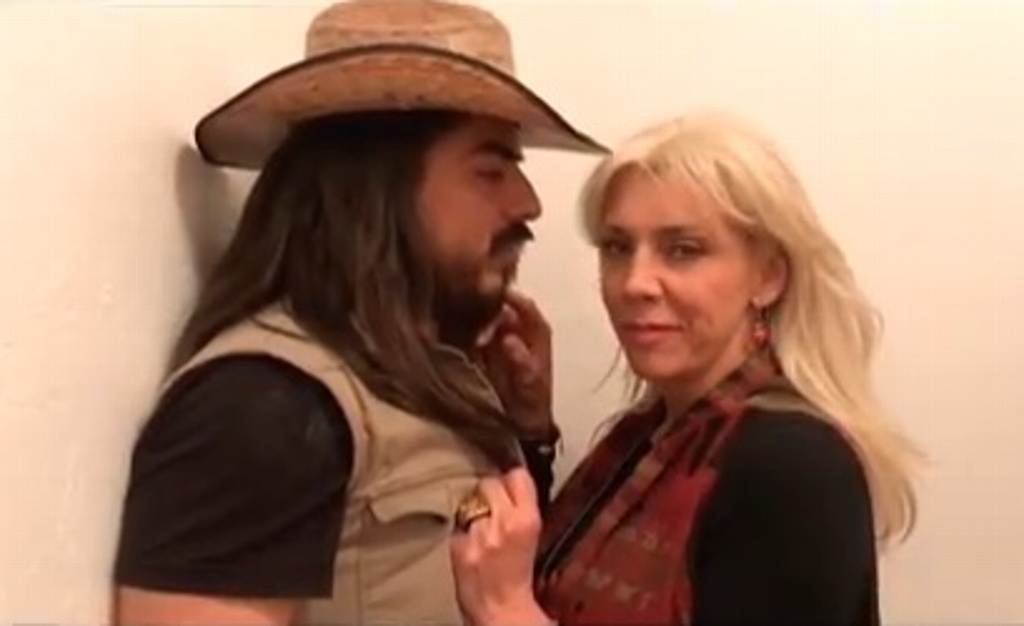 Imagen Cynthia Klitbo confirma romance con ‘El Rey Grupero’ (+foto)