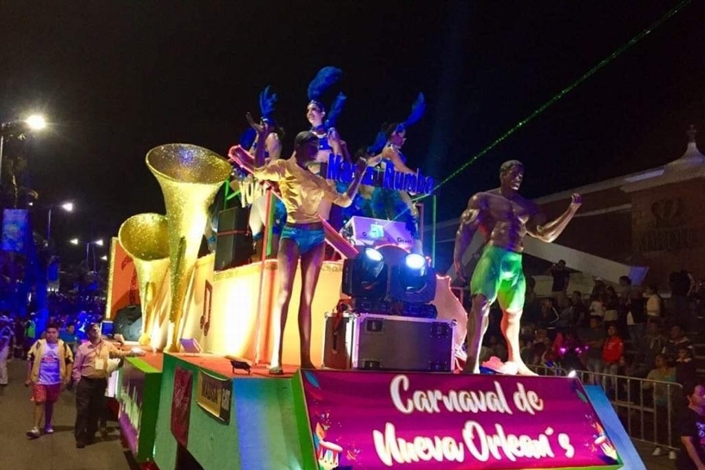 Imagen Continúan trabajando en diseño y elaboración de carros alegóricos del Carnaval de Veracruz