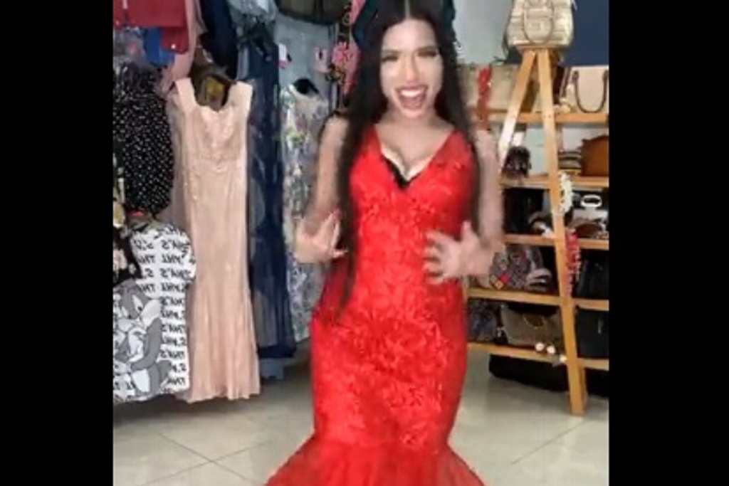 Imagen Ya me vi de reina del Carnaval de Veracruz con este vestido: Yeri MUA (+Video)