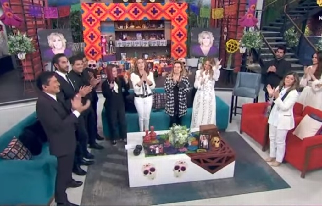 Imagen Entre lágrimas, rinden homenaje a Magda Rodríguez en 