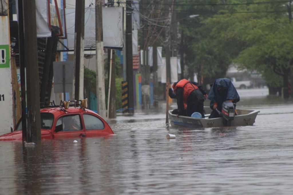 Imagen Defiende AMLO a CFE de acusaciones por inundación en Tabasco; acusa que fue por corrupción