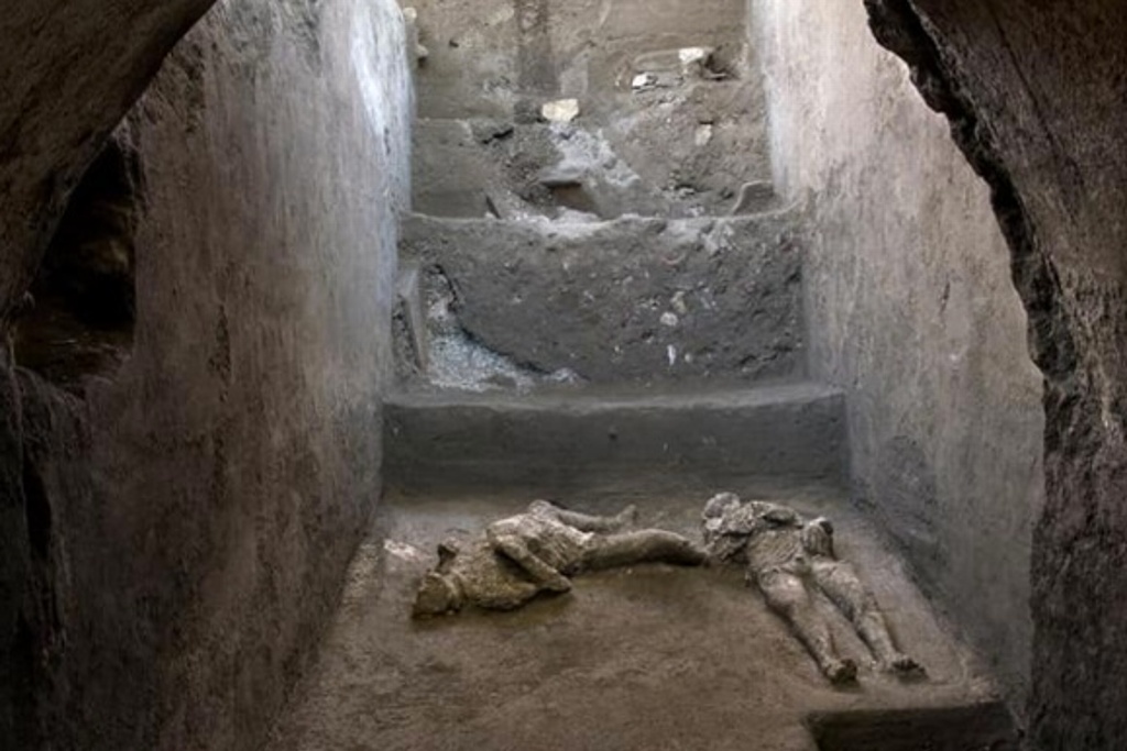 Imagen Hallan restos de dos hombres atrapados en erupción de Pompeya hace 2 mil años