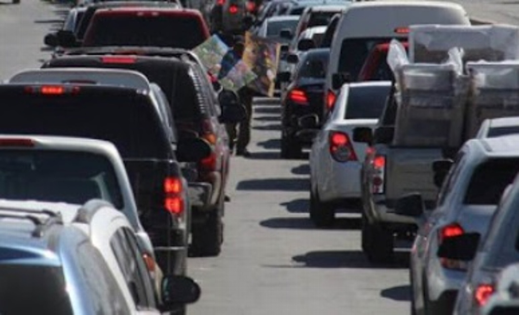 Imagen Reducción de carriles en autopista Isla-Cosoleacaque, por incidente