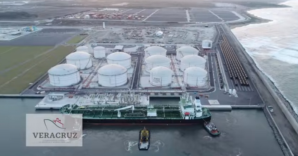 Imagen Arriba el primer buque a nueva terminal de fluidos del Puerto de Veracruz 