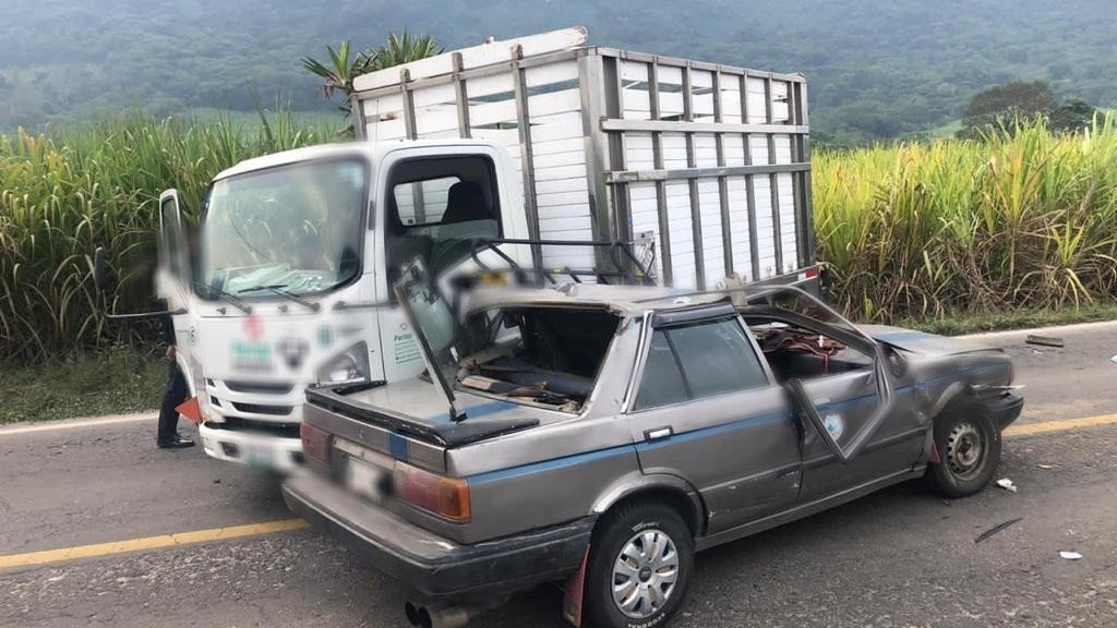 Imagen Reportan choque en carretera Fortín - Conejos; hay cierre parcial 