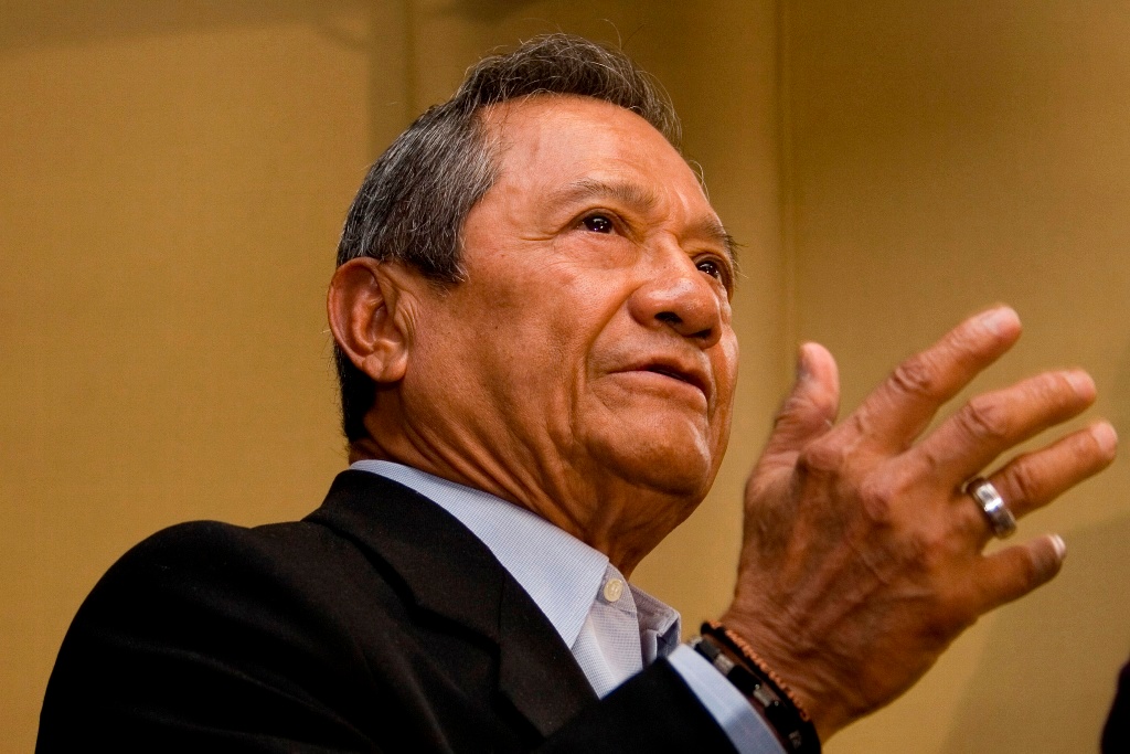Imagen Mejora salud de Armando Manzanero