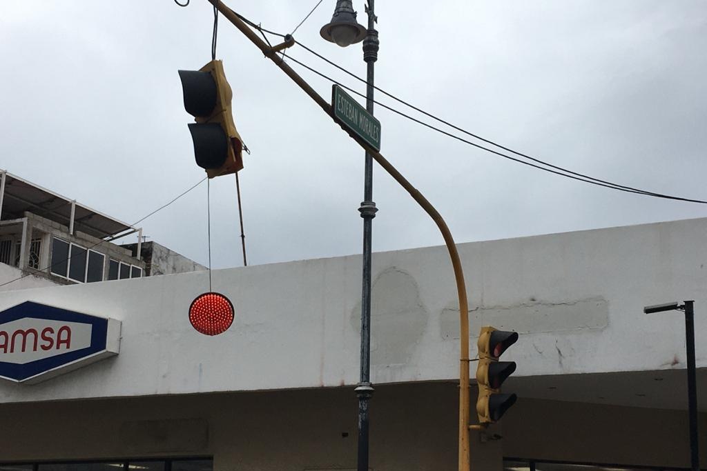 Imagen Viento y apagones dañaron 11 semáforos en Veracruz: Movilidad Urbana 