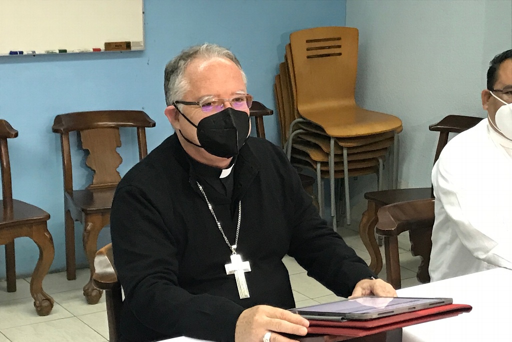 Imagen Padre Víctor Díaz sigue delicado de salud: Obispo de Veracruz