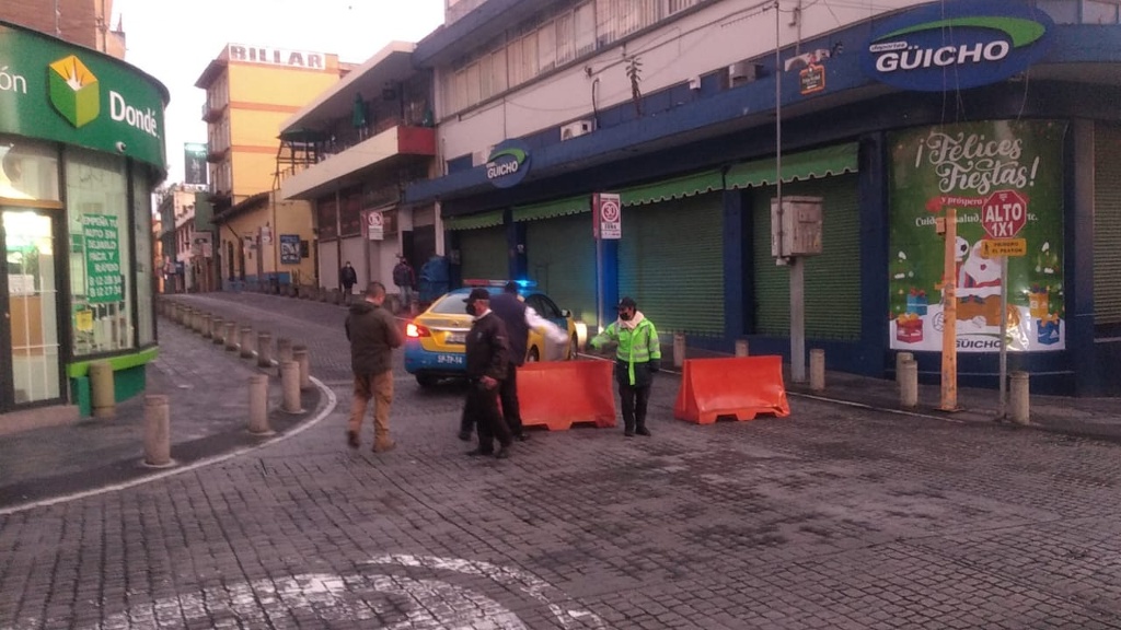 Imagen Inician cierres viales en Xalapa para evitar contagios de COVID-19