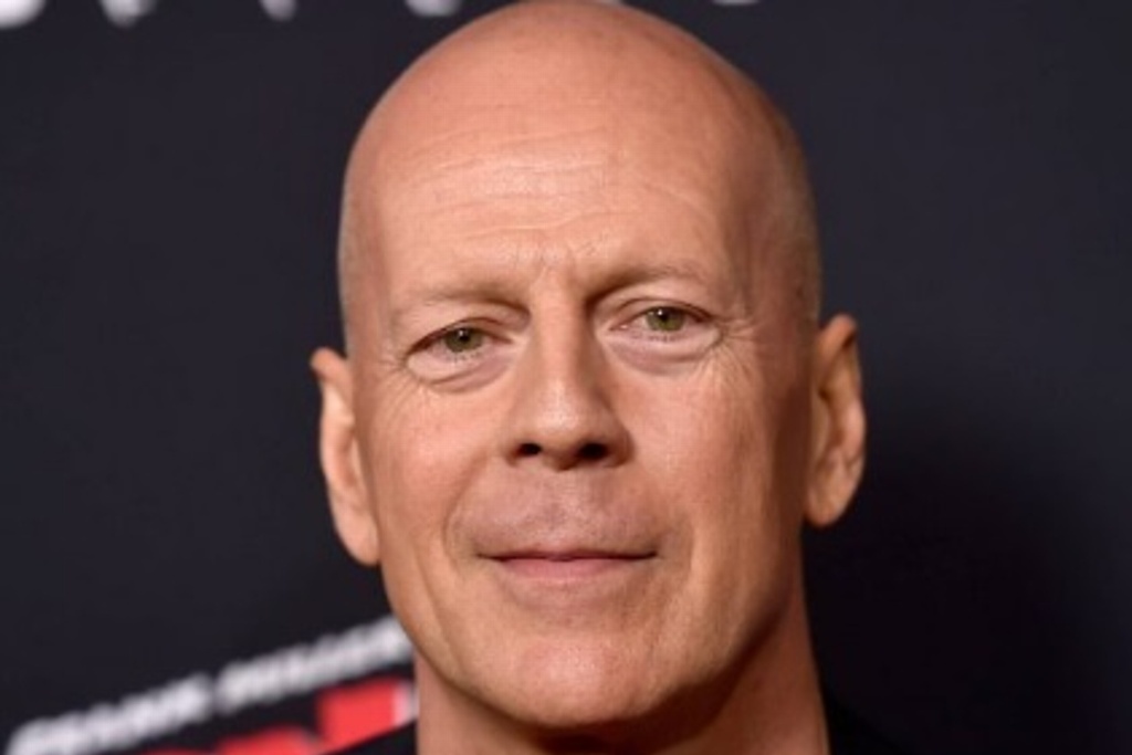 Imagen Bruce Willis acepta error, pide disculpa y usar el cubrebocas