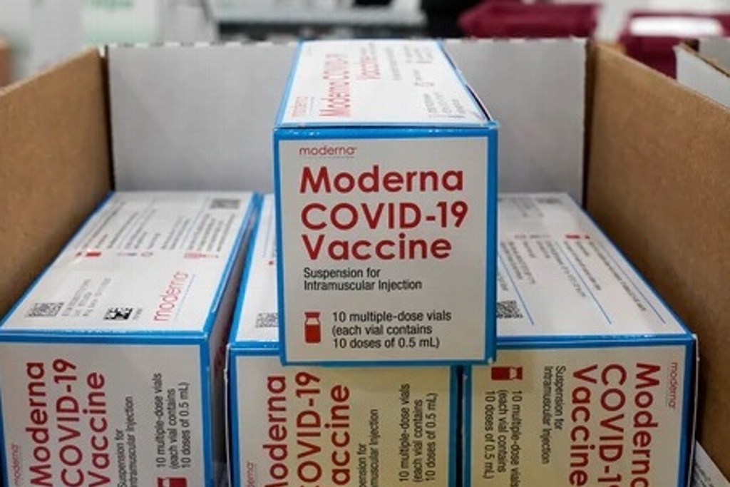 Imagen Por reacciones alérgicas, piden suspender aplicación de 300 mil vacunas anticovid de Moderna en EU