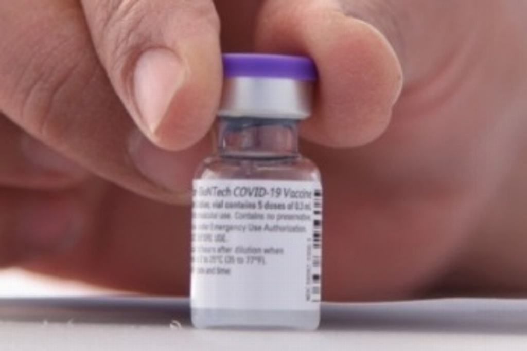Imagen Cancelan miles de citas para vacunarse contra COVID-19 por escasez de dosis en EU