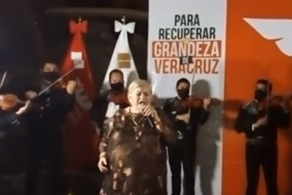 Imagen 'Paquita la del Barrio' se registra como candidata a diputada local por Movimiento Ciudadano