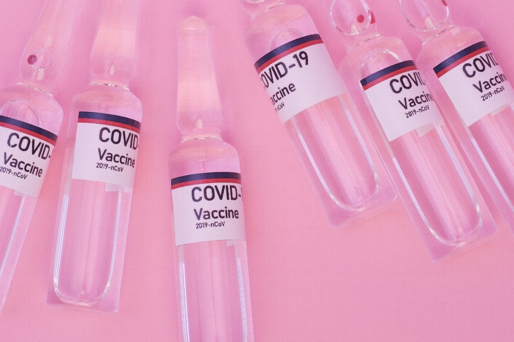 Imagen Vacuna rusa contra COVID-19 Sputnik V llegaría a México en febrero: Ssa 