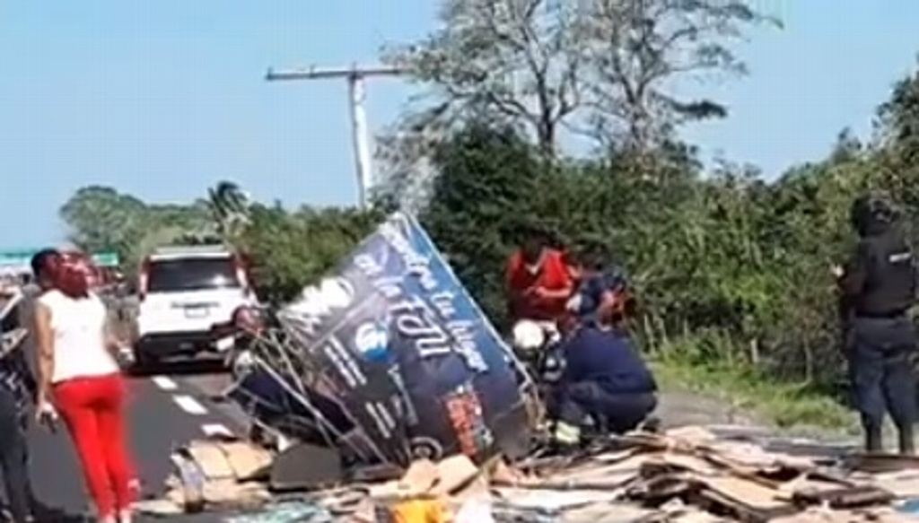 Imagen Atropellan a recolectores de cartón en autopista Córdoba-Veracruz